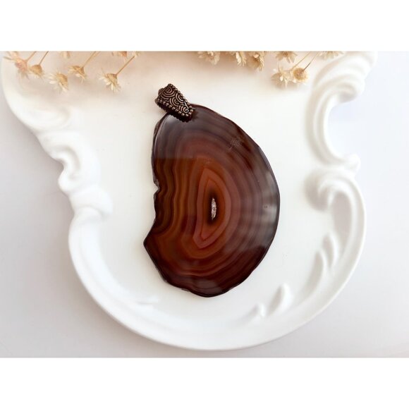 Brown Sliced Agate Stone Freeform Shaped Large Silver Toned Vintage Pendant - Picture 10 of 11